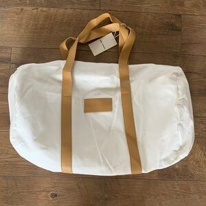 NWT Cozy Earth Reusable Large Canvas Duffle Bag